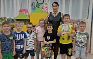 Поздравляем победителей  в конкурсе "Волшебный сундучок" в номинации "Новогодняя игрушка"